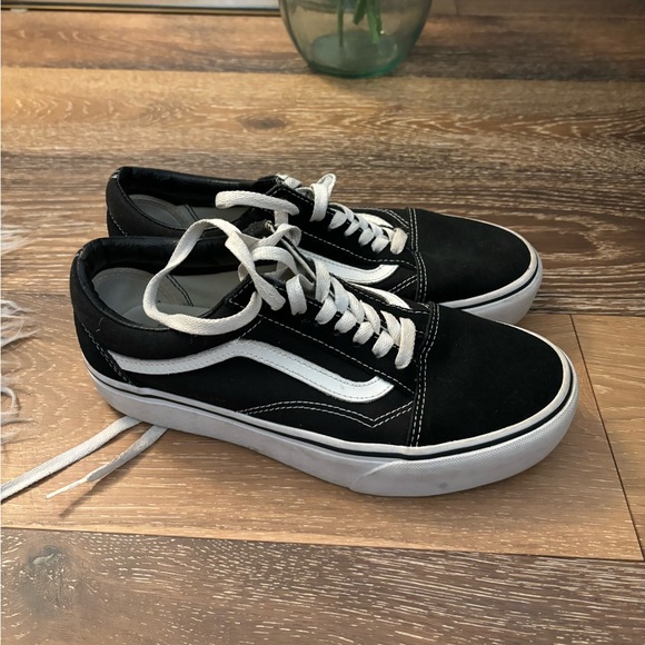 Vans - Picture 2 of 5
